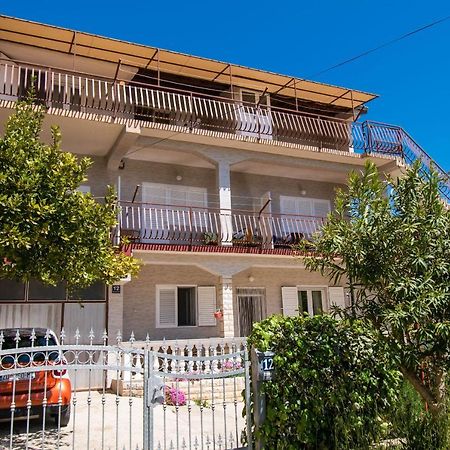 Apartments Dijana Pakoštane Екстериор снимка