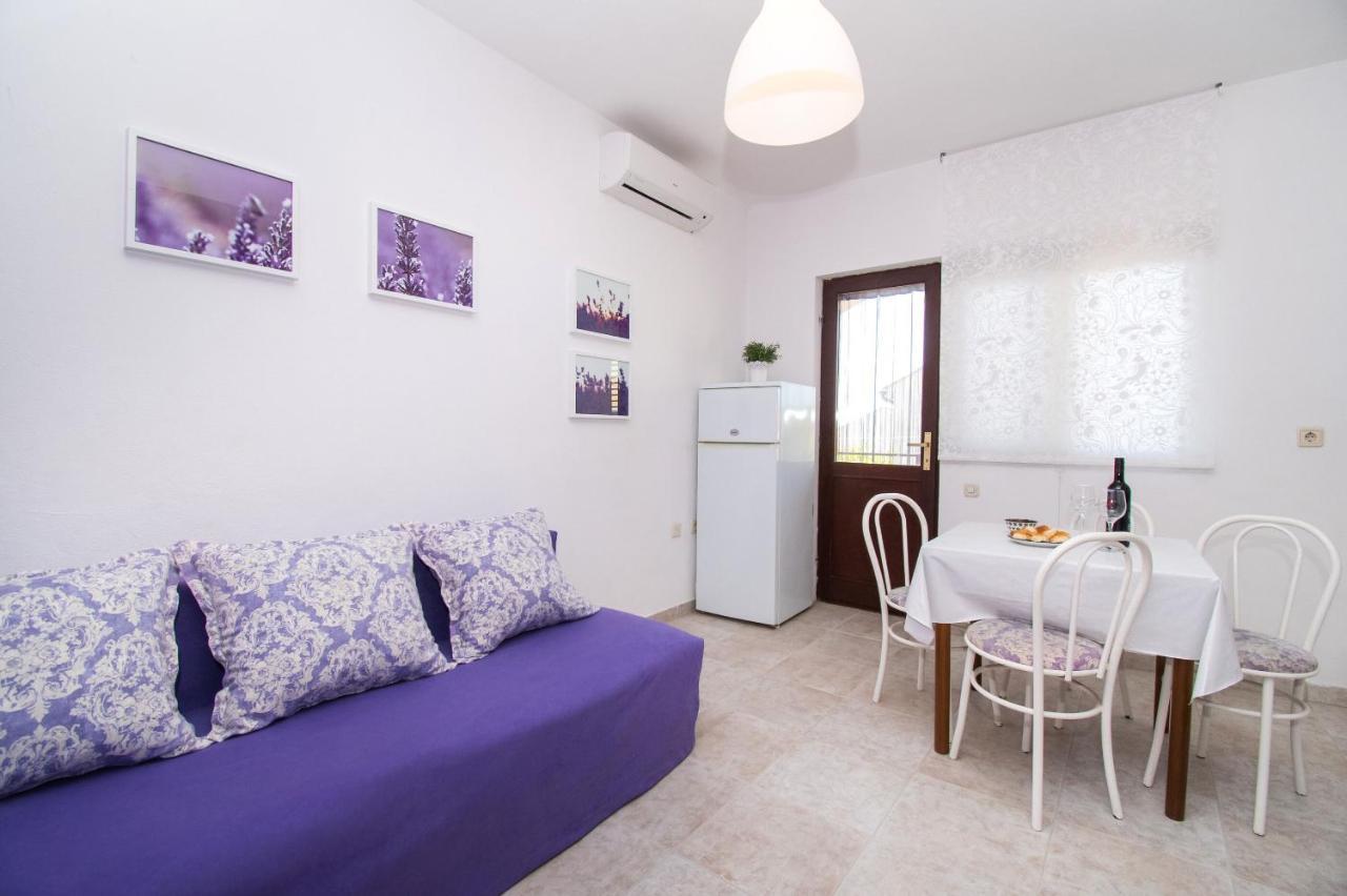 Apartments Dijana Pakoštane Екстериор снимка