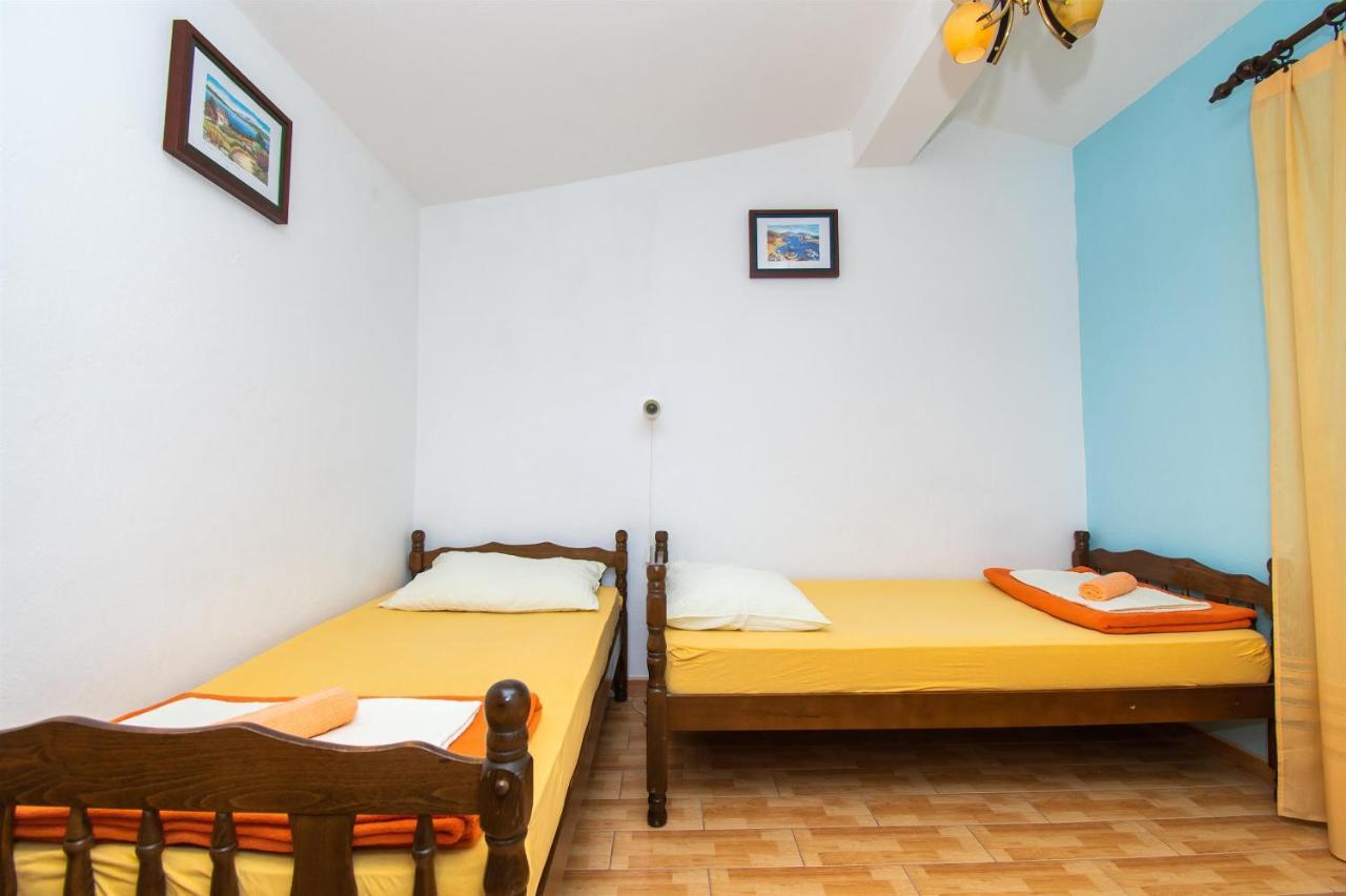 Apartments Dijana Pakoštane Екстериор снимка